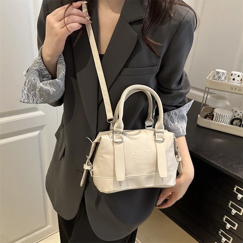 Mode Boston Tasche Damen PU Leder Handtasche Minimalistische Pendler Umhängetasche Satchel Mit Geprägtem Buchstaben Design