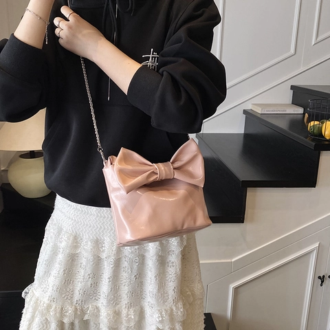 Women Crossbody Bag Glossy PU Leather Large Bow Design Handheld Shoulder Bag Sweet Cool Style Metal Chain Strap