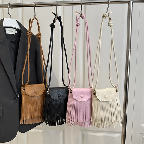 Damen Retro Fransen Umhängetasche PU Leder Mini Schulter Handytasche Kleine Quadratische Klappe Boho Fransen Tasche