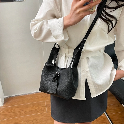 Vintage Kieselstruktur PU Leder Beuteltasche Für Damen Mode Einfache Umhängetasche Mit Magnetschnalle Vielseitige Alltagstasche