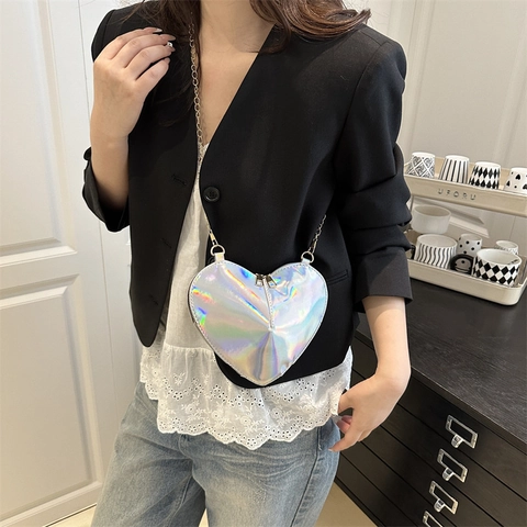 Niche Design Heart Shaped Patent Leather Women Shoulder Bag Fashion Glossy PU Crossbody Bag Cute Chain Purse