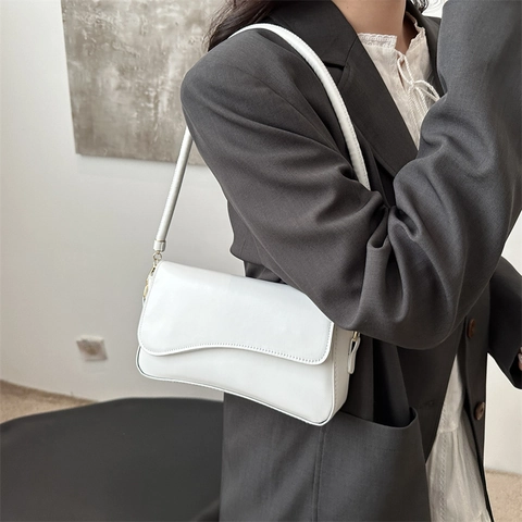 Minimalist PU Leather Underarm Baguette Bag French Retro Shoulder Purse With Irregular Wave Flap Solid Color Elegant Women Daily