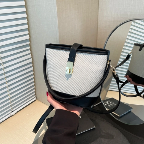 Bolso Cubo Trenzado para Mujer Bloque de Color de Cuero PU Patchwork Bandolera Con Cierre de Metal Diario Viaje Casual Elegante