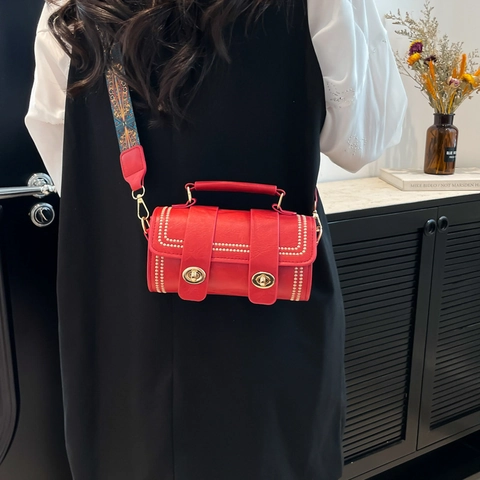 Retro PU Leather Barrel Bag For Women Rivet Decor Double Turn Lock Crossbody Bag With Bohemian Printed Wide Strap Handbag