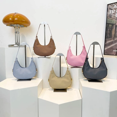 Women Crescent Underarm Shoulder Bag Minimalist Textured PU Leather Hobo Handbag With Gold Hardware Fashion Niche Design