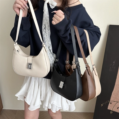 Fashion PU Leather Crescent Shoulder Bag For Women Minimalist Hobo Underarm Bag With Metal Buckle Chic Solid Color Purse