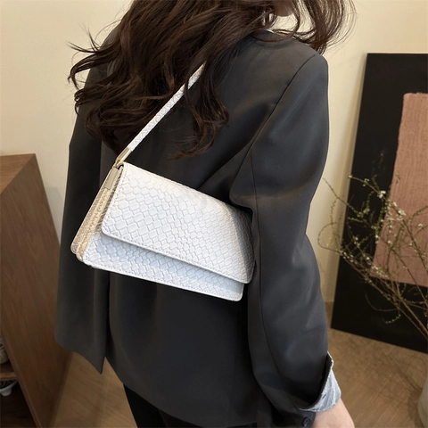 Borsa a Tracolla Quadrata Intrecciata da Donna in Pelle PU con Patta Borsa Sottoascellare Elegante Borsa a Spalla Minimalista Regalo