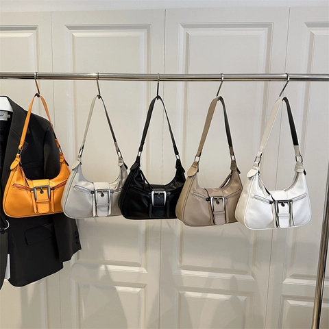 Sac sous le bras en forme de croissant vintage pour femme en cuir PU Sac Hobo à bandoulière avec grande boucle en métal Fermetures éclair décoratives