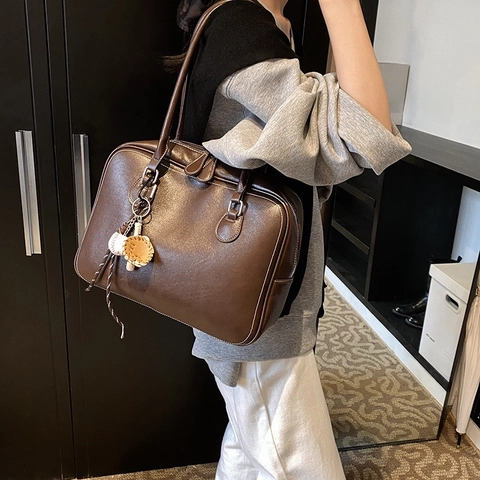Retro PU Leather Tote Bag With Baseball Pendant For Women Korean Style Large Capacity Contrast Stitching Shoulder Bag