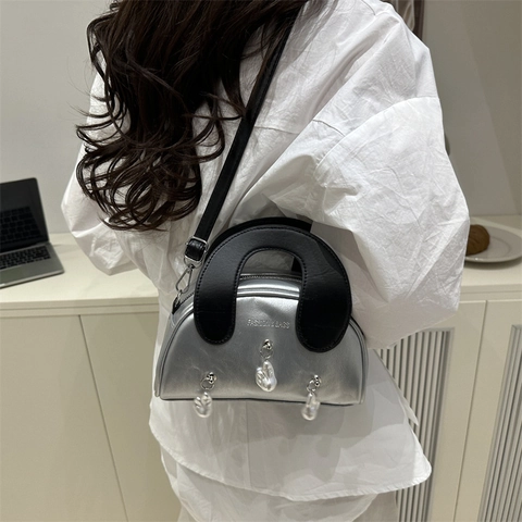 Borsa A Tracolla Argento Metallizzato Pelle PU Forma Conchiglia Manico Contrasto Ciondoli Künstliche Perle Per Donne