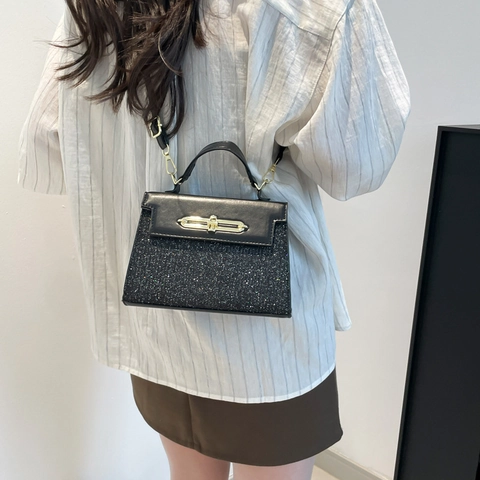 Trendy Women Sequin Glitter Crossbody Bag Elegant PU Leather Handbag With Golden Lock And Adjustable Strap For Evening Party