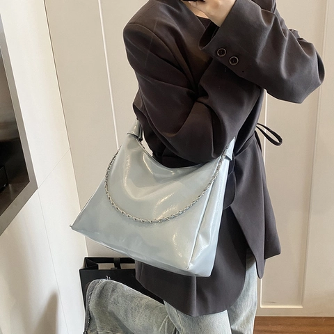 Women Retro Shiny PU Leather Tote Bag Large Capacity Hobo Shoulder Bag With Metal Chain Decor Vintage Commute Minimalist