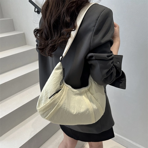 Damen Große Kapazität Nylon Hobo Tasche Lässig Plissierte Schultertasche Leicht Vielseitig Tote Pendler Student Umhängetasche