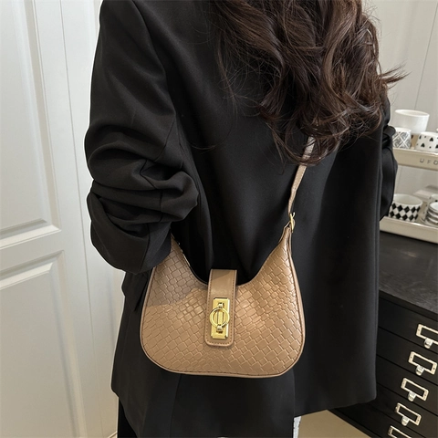 Sac Hobo en Cuir PU à Motif Tissé Minimaliste Urbain pour Femmes Sac à Épaule Sous le Bras Mode Grande Capacité Avec Boucle Dorée Rétro