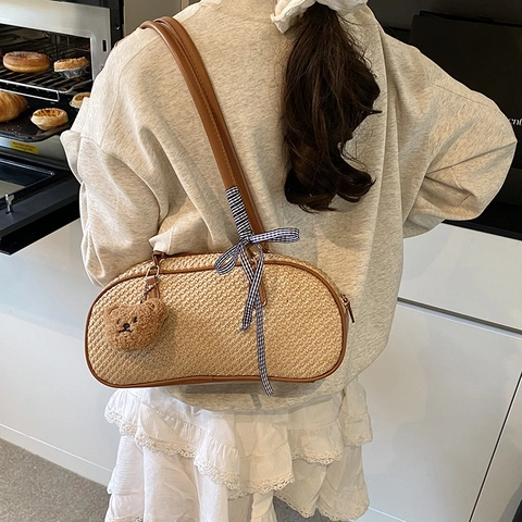 Gewebte Stroh Textur Unterachseltasche PU Leder Besatz Schultertasche Mit Bären Anhänger Schleife Retro Sommer Damen