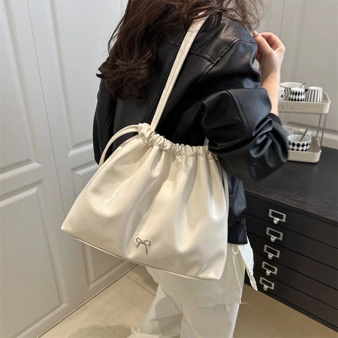 Women Large Capacity Pleated PU Leather Tote Bag Korean Style Drawstring Shoulder Bag With Silver Metal Bow Decor
