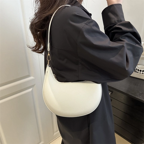 Women's Retro Crescent Underarm Bag Litchi Texture PU Leather Shoulder Bag Gold Hardware Minimalist Solid Color Hobo Bag
