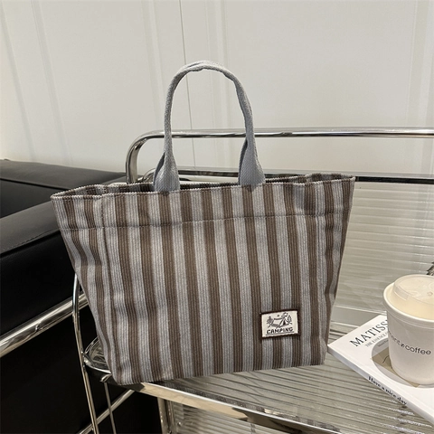 Dames Corduroy Gestreepte Tote Bag Retro Casual Handtas Met Camping Patch Magnetische Sluiting Grote Capaciteit Woon-Werkverkeer Schoudertas