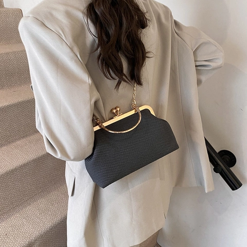 Vintage Dames Crossbody Tas Schelpvorm Geweven Textuur PU Leer Metalen Handvat Ketting Kiss Lock Retro Handtas