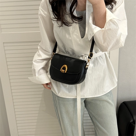 Retro Einfache PU Leder Sattel Schultertasche Für Damen Mode Lässig Nische Design Umhängetasche Mit Hufeisenschnalle