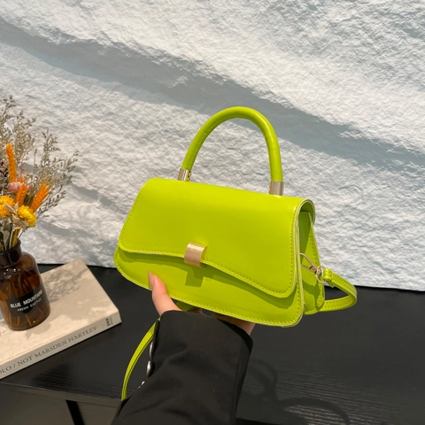 Bolso Bandolera Cuadrado de Cuero PU Minimalista para Mujer Con Cierre de Metal Dorado Bolso de Axila Correa Ajustable