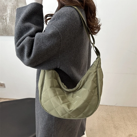 Quilted Hobo Bag Large Capacity Half Moon Crossbody Shoulder Bag Solid Color Minimalist For Women Urban Casual