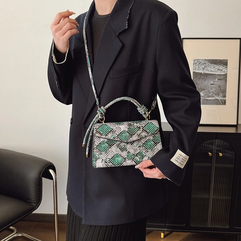 Fashion Snakeskin Pattern PU Leather Flap Square Bag For Women Trendy Knotted Handle Shoulder Crossbody Handbag Stylish Purse