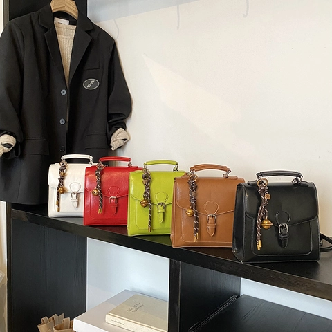 Mochila de Cuero PU Vintage para Mujer Bolso Cuadrado Pequeño con Solapa y Hebilla de Doble Uso Bolso de Hombro Casual