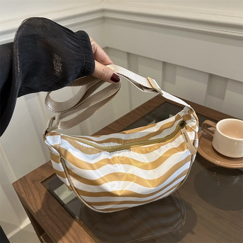 Damen Crossbody Tasche Große Kapazität Floral Gestreift Bedruckt Halbmond Tasche Lässig Verstellbarer Riemen Nylon