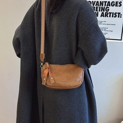 Vintage PU Leather Pillow Shoulder Bag For Women With Ethnic Geometric Wide Strap Fashion Casual Daily Crossbody Purse