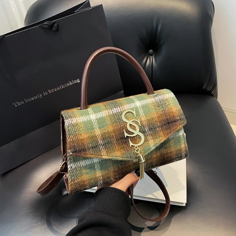 Retro Plaid Tweed Handtasche Für Damen Vintage Karierte Umhängetasche Mit Quastenanhänger Und Metall S-Schnalle PU-Besatz
