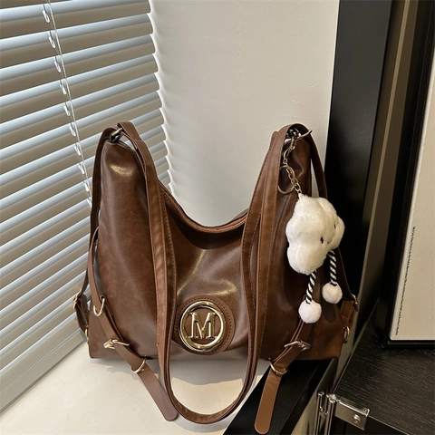 Vintage Damen PU Leder Hobo Schultertasche Mit Goldenem Metall Logo Große Kapazität Retro Tragetasche Mit Wolken Anhänger Täglich Tasche