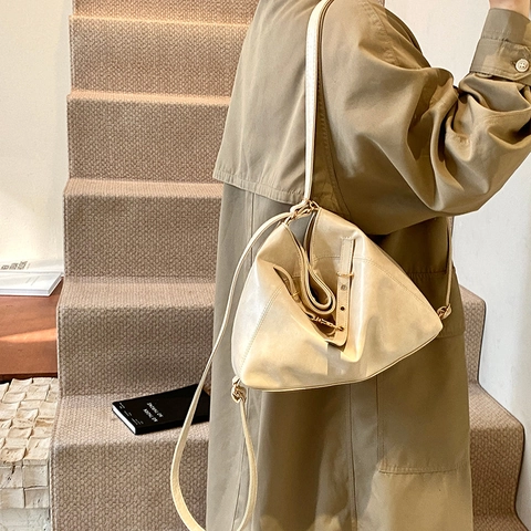 Vintage Large Capacity PU Leather Tote Bag Fashion Shoulder Bag Women Daily Commute Versatile Backpack With Bear Charm