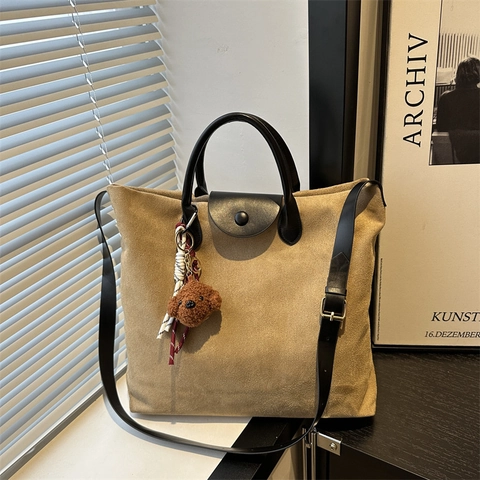 Vintage Large Capacity Women's Tote Bag Faux Suede PU Leather Shoulder Bag With Plush Bear Charm Casual Commute Handbag