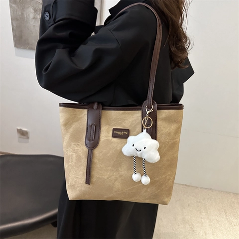 Vintage Large Capacity Tote Bag For Women Fashion Marble Texture Shoulder Bag With Plush Cloud Pendant Commuter Handbag