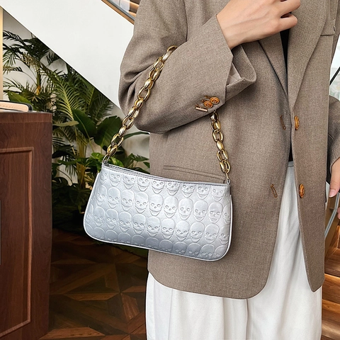 Sac Sous Le Bras Cuir PU Motif Crâne Gaufré Grosse Chaîne Dorée Sac Bandoulière Style Punk Gothique Femmes