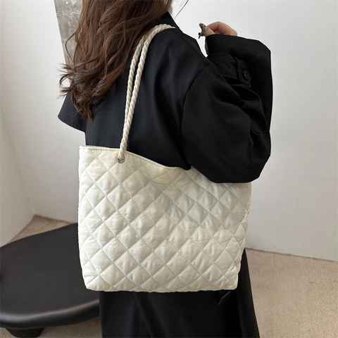 Bolso Tote Acolchado Gran Capacidad Nailon Patrón Diamante Con Asa De Cuerda Simple Casual Para Mujeres