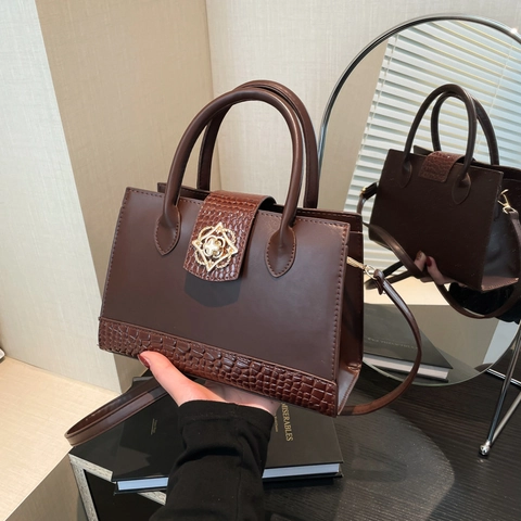 Women Crossbody Bag PU Leather Crocodile Pattern Flower Buckle Handbag Vintage Elegant Small Square Shoulder Bag
