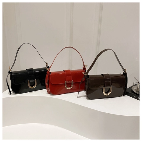 Bolso de Axila de Cuero PU Brillante Vintage para Mujer Bolso de Hombro de Color Sólido Con Hebilla de Metal Dorado Lujo