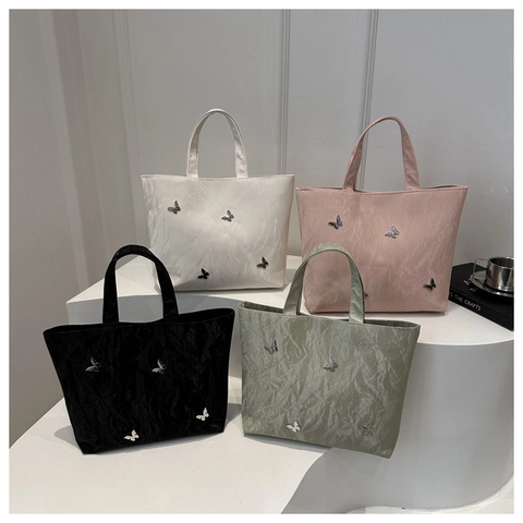 Schicke PU Leder Tragetasche Mit Faltenoptik Metall Schmetterling Dekor Große Handtasche Für Damen Alltag Casual