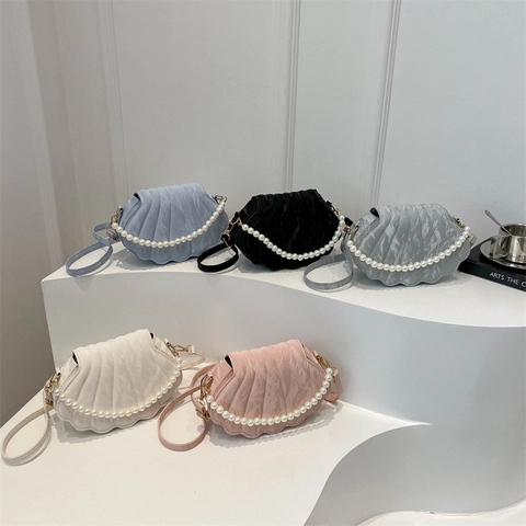 Women Elegant Shell Shaped Crossbody Bag With Artificial Pearl Handle Quilting PU Leather Small Shoulder Bag Fashion Shell Purse