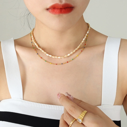 Französisch Retro Layered Halskette Damen Titanstahl Vergoldet Muschelperlen Mehrfarbig Emaille Nischenschmuck Geschenk