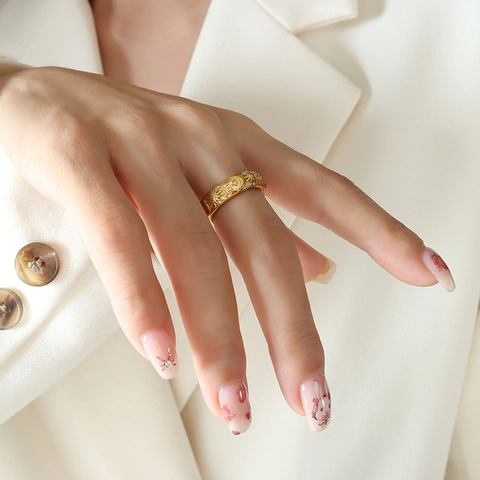 Vintage Celestial Band Ring Titanium Steel 18K Gold Plated Embossed Sun Moon Star Pattern Retro Jewelry For Women Men