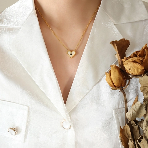 Collana Pendente a Cuore in Acciaio Inossidabile Vintage Con Intarsio in Conchiglia Bianca Accenti di Zirconia Gioielli per Donna
