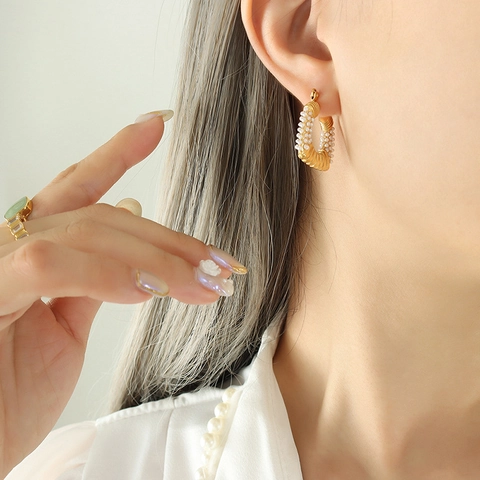 Vintage U-Shaped Hoop Earrings Titanium Steel 18K Gold Plated Textured With Imitation Artificial Pearls Fashion For Women