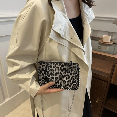 Leopard Print Crossbody Bag PU Leather Small Square Shoulder Bag With Metal Chain And Rivet Decor For Women Casual