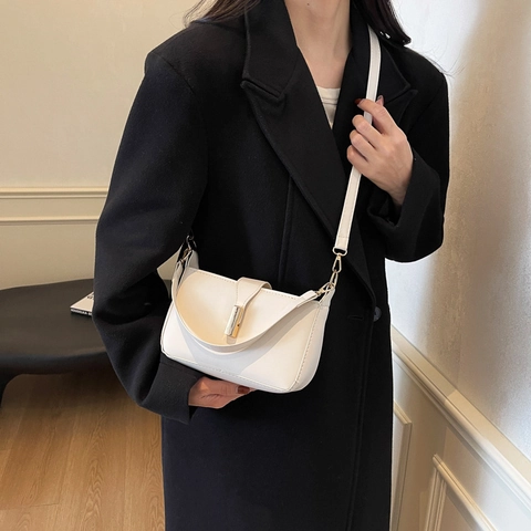 Borsa a Spalla Piccola Quadrata in Pelle PU Minimalista per Donna Borsa Sottoascellare alla Moda Con Chiusura in Metallo