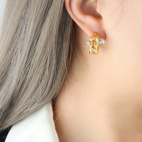 Pendientes De Aro En Forma De C Textura De Lava Irregular Acero De Titanio Con Circonita Vintage Francés