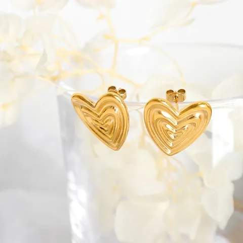 Pendientes De Botón De Corazón De Acero De Titanio Bañado En Oro De 18K Para Mujer Con Textura Ondulada