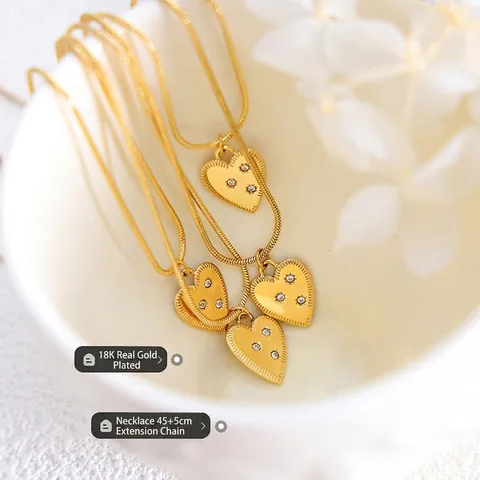 Herz Anhänger Halskette Titanstahl 18K Vergoldet Mit Zirkonia Feine Schlangenkette Minimalistischer Nischenschmuck Für Damen